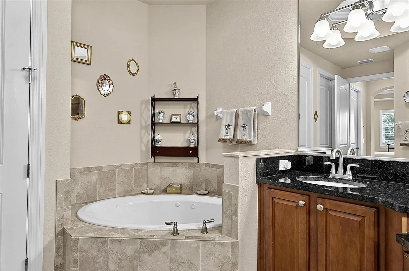 200 CEDAR CV #205, photo 24
