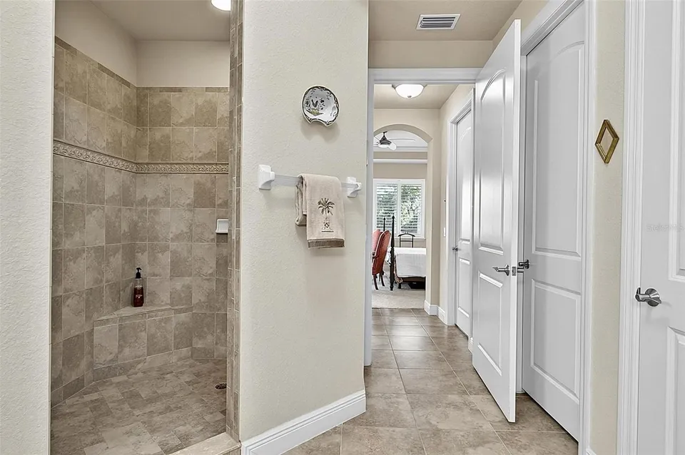 200 CEDAR CV #205, photo 25