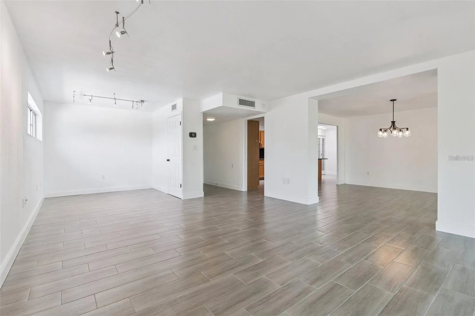 1100 DELANEY AVE #F500, photo 3