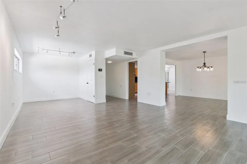 1100 DELANEY AVE #F500, photo 3