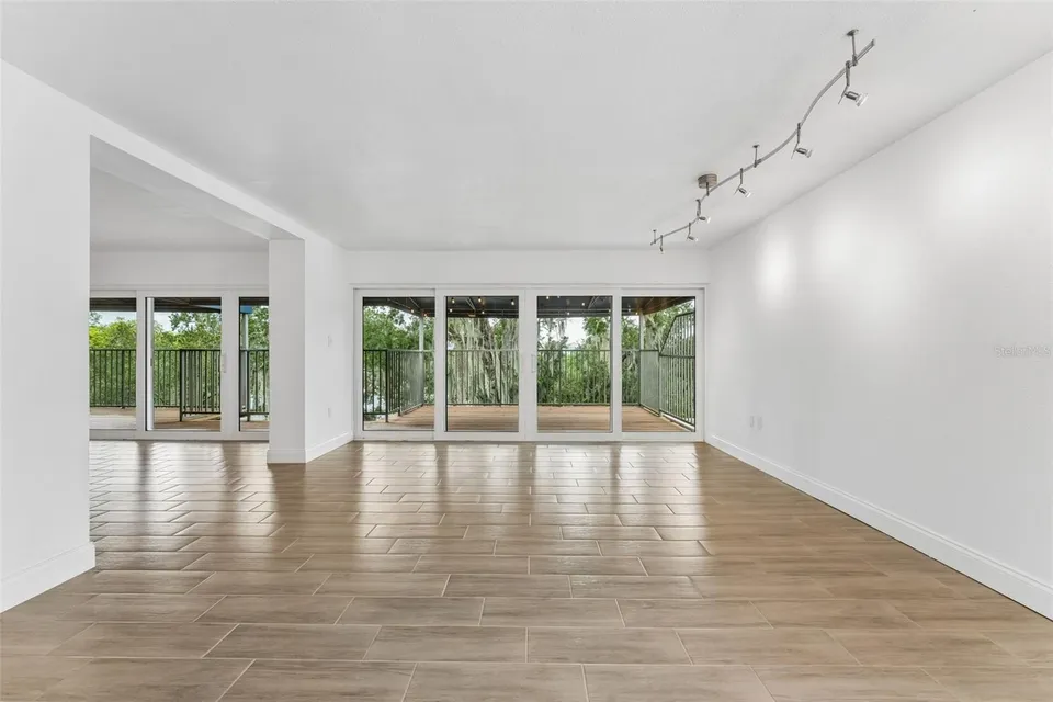 1100 DELANEY AVE #F500, photo 6