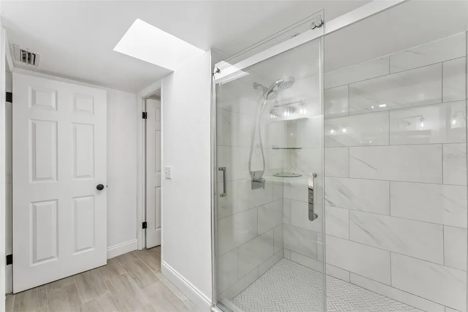 1100 DELANEY AVE #F500, photo 25