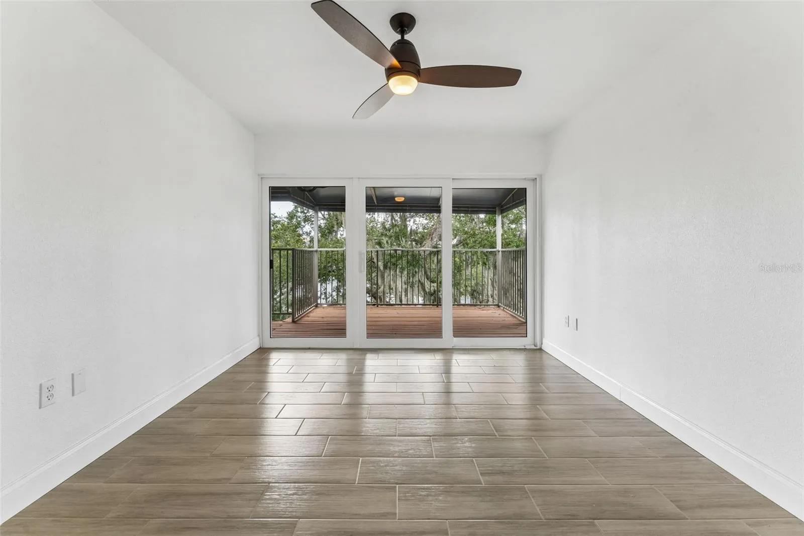 1100 DELANEY AVE #F500, photo 29