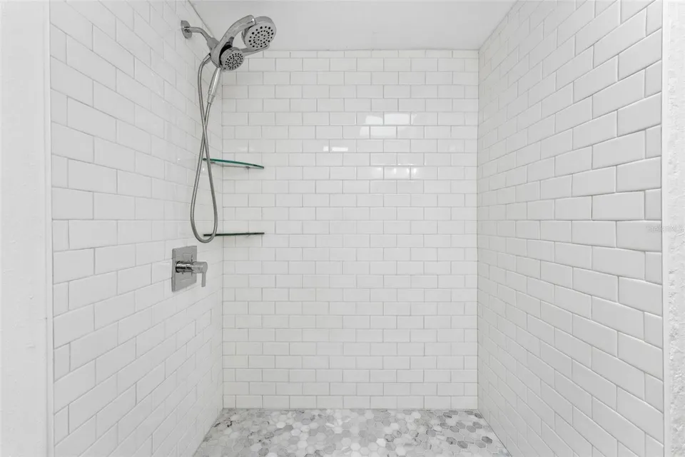 1100 DELANEY AVE #F500, photo 32