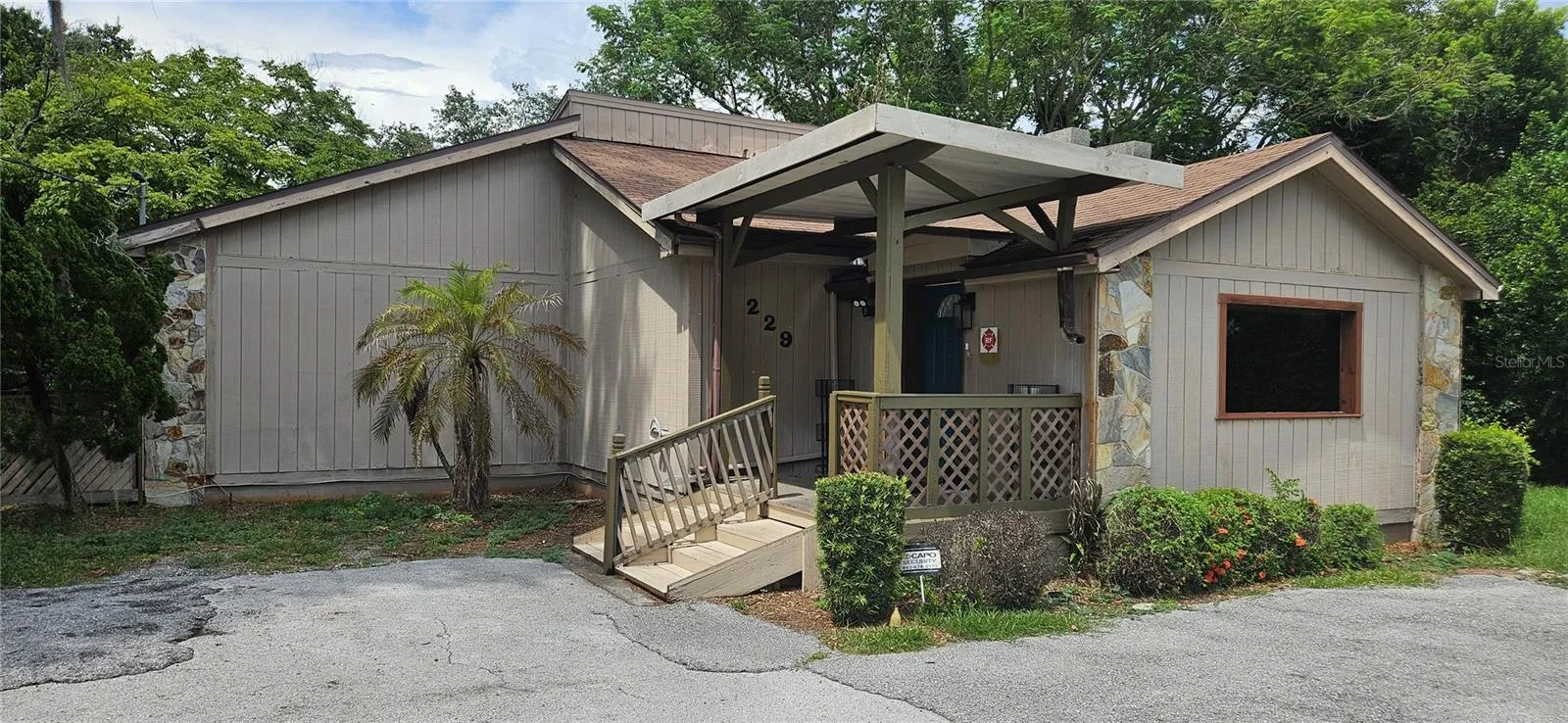 229 AVENUE K SE, photo 2