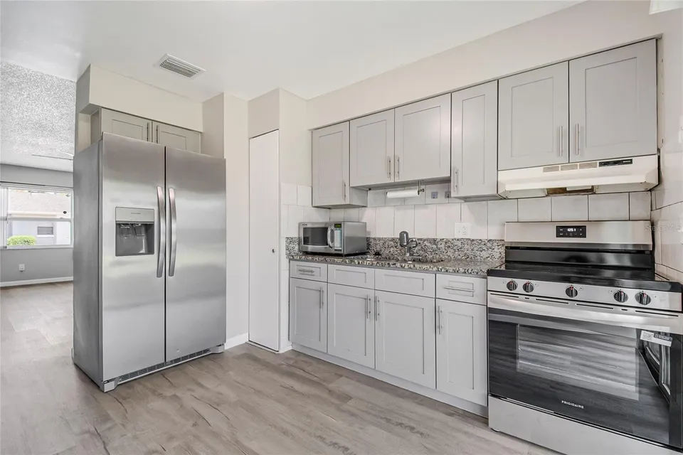 106 LAKE VILLA WAY, photo 4
