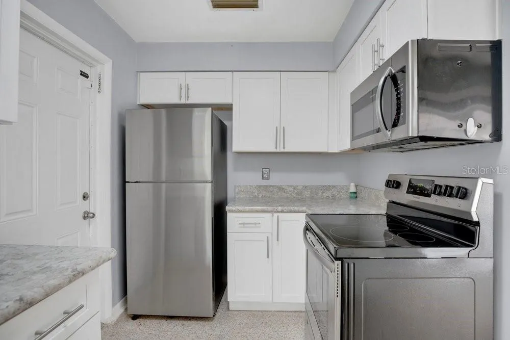 1109 COBBLESTONE AVE, photo 18