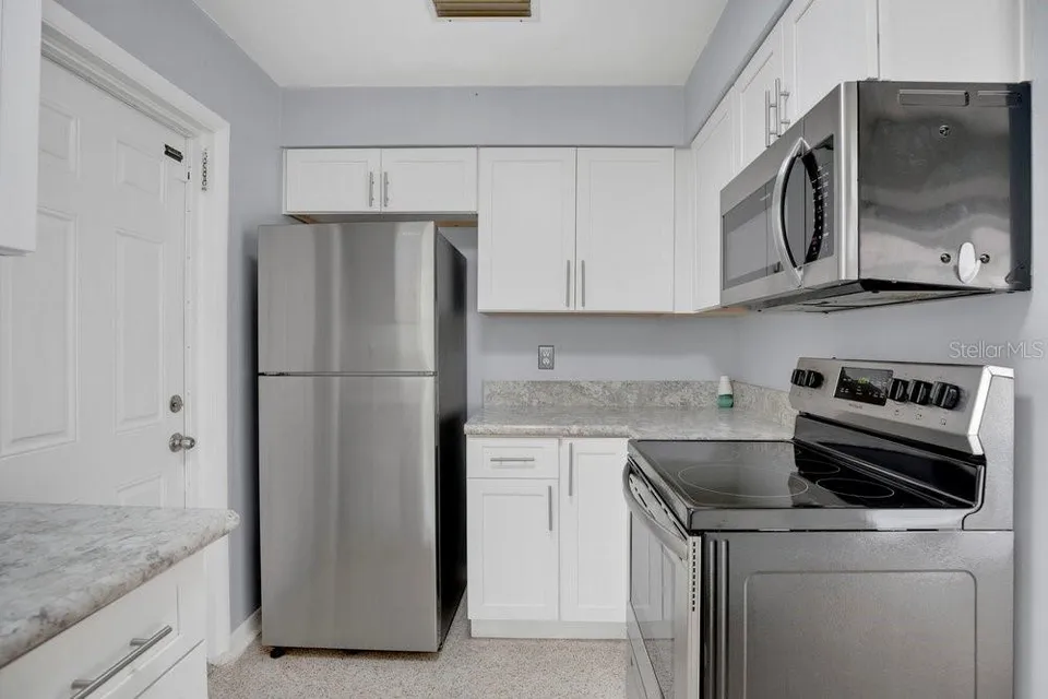 1109 COBBLESTONE AVE, photo 18