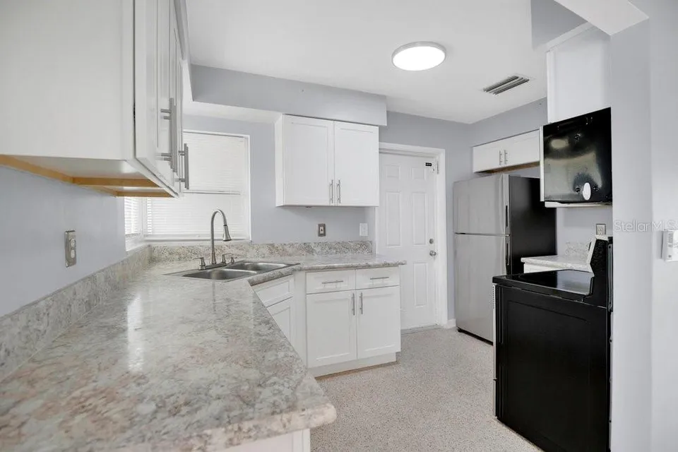 1109 COBBLESTONE AVE, photo 19
