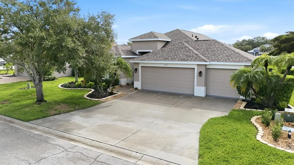 7117 50TH AVENUE CIR E, photo 1