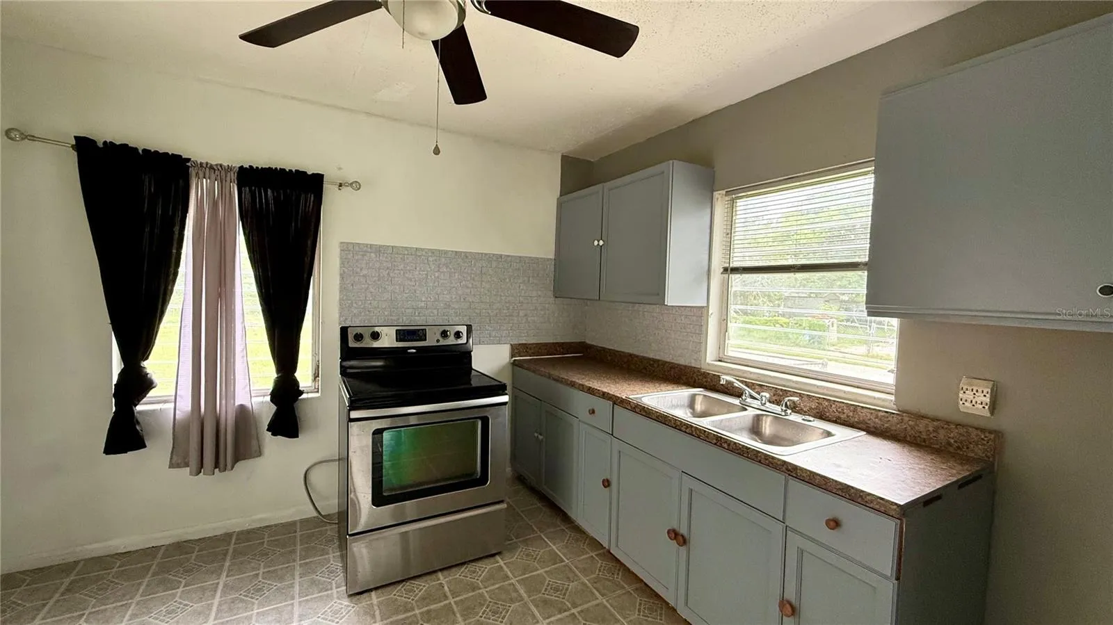 202 E POLK ST, photo 4