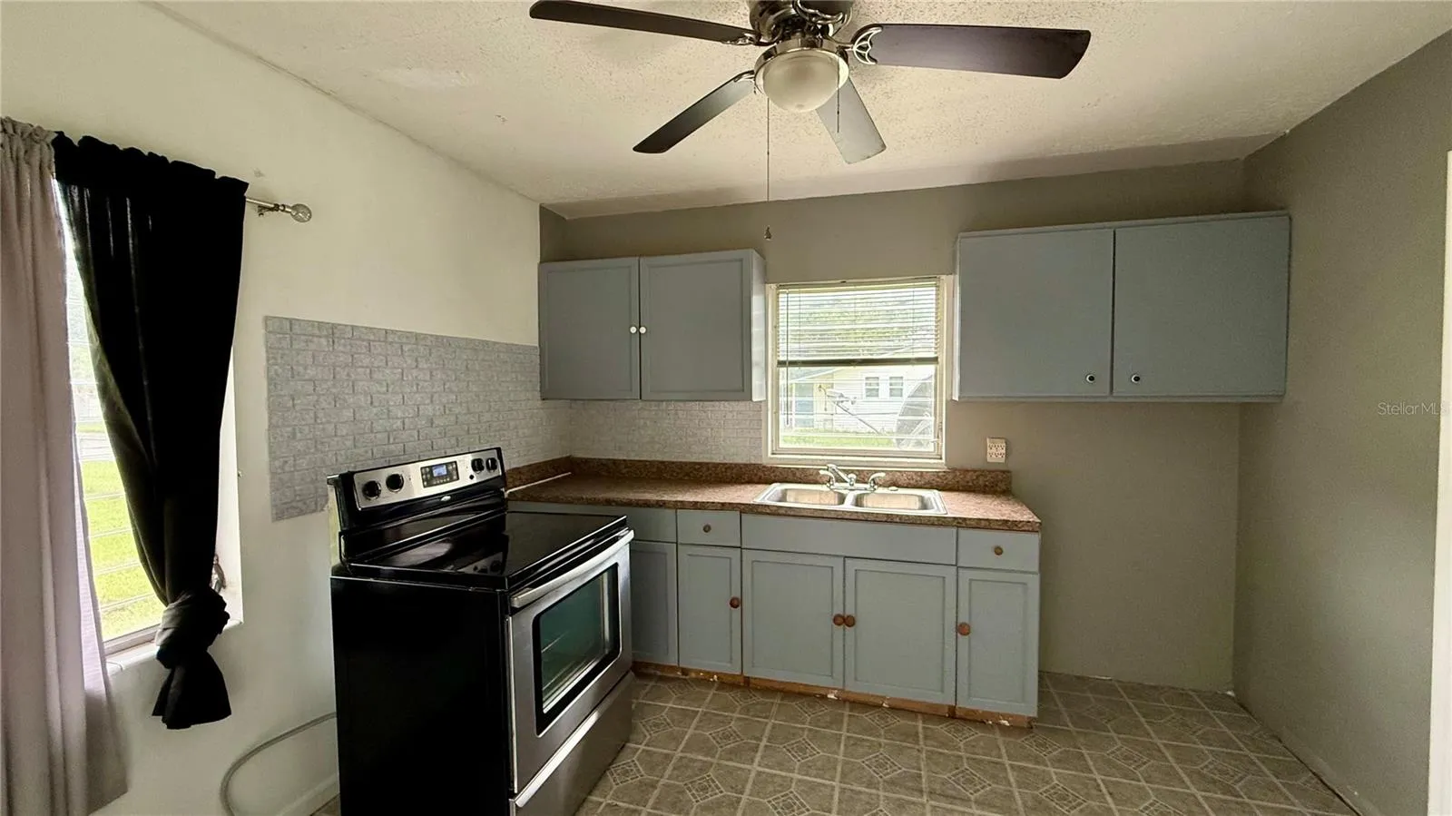 202 E POLK ST, photo 5