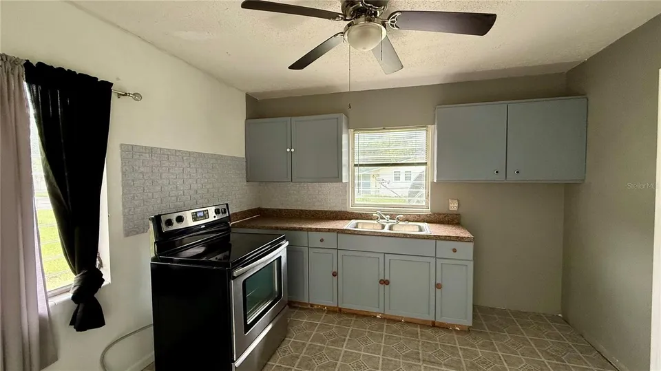 202 E POLK ST, photo 5