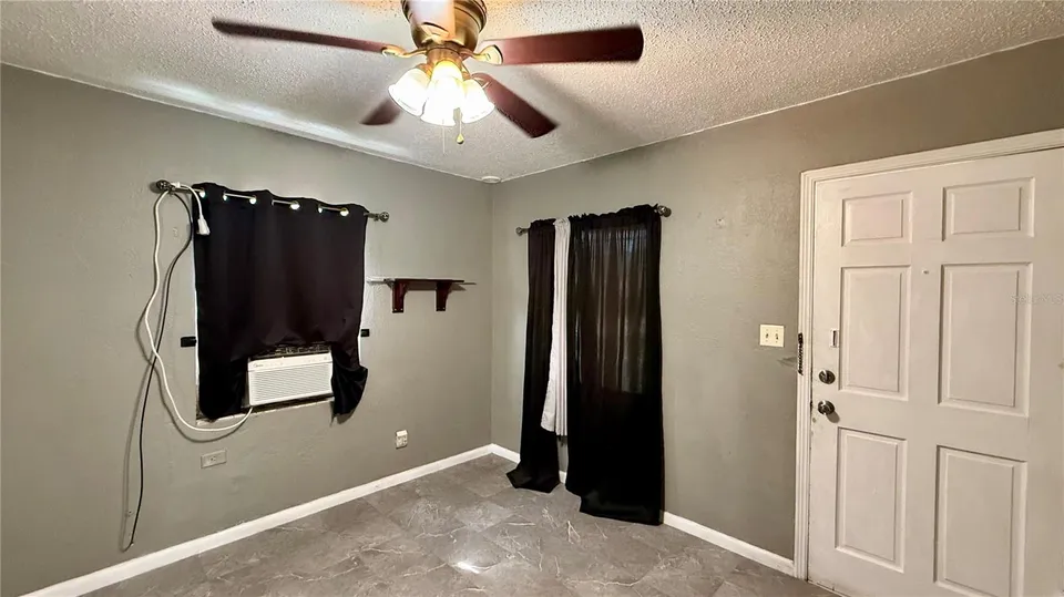 202 E POLK ST, photo 7