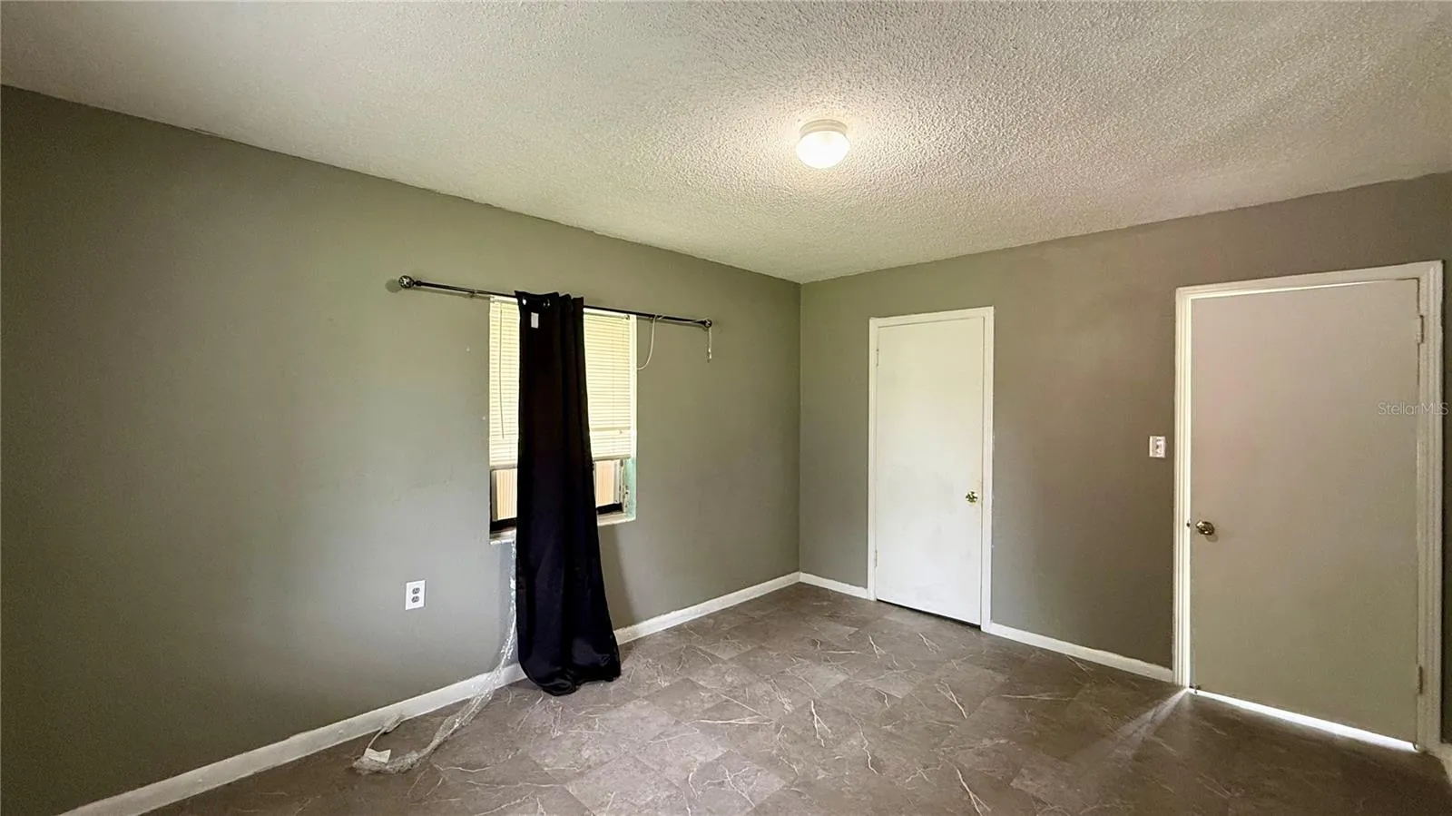 202 E POLK ST, photo 9