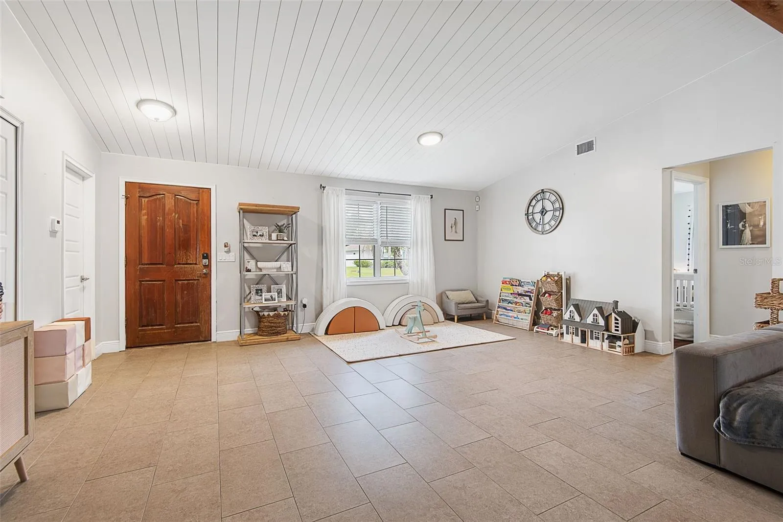 107 BURROUGHS DR, photo 8