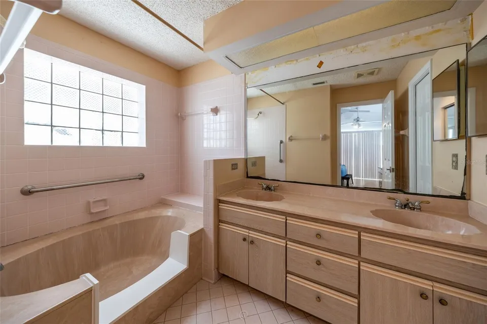 29 CHEROKEE CT W, photo 12