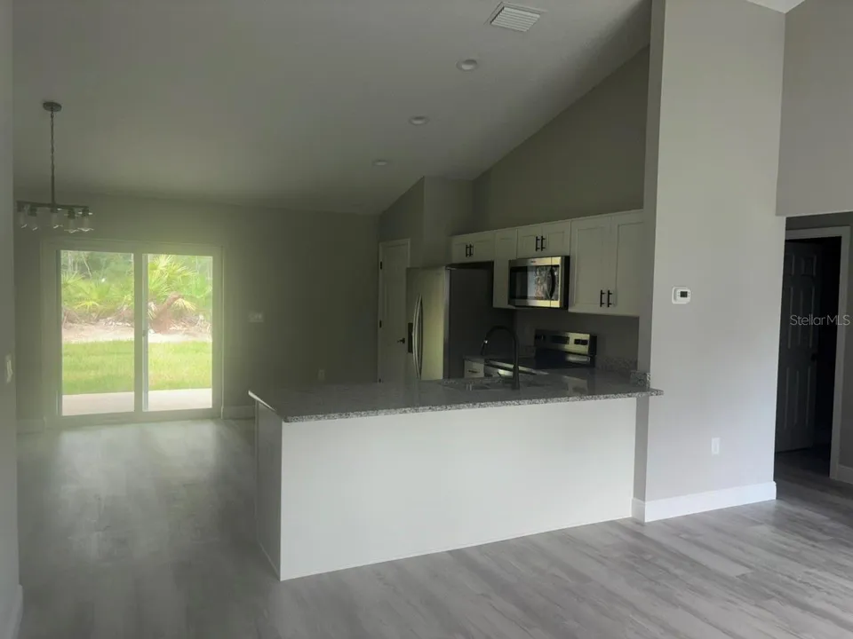 651 W BANCROFT DR, photo 10