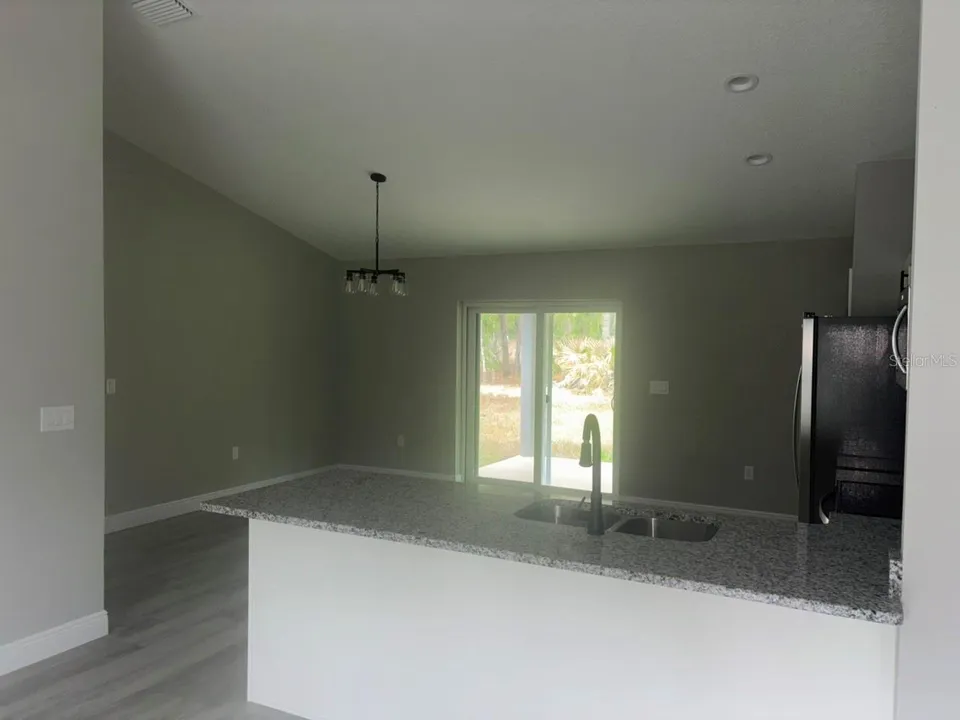 651 W BANCROFT DR, photo 11