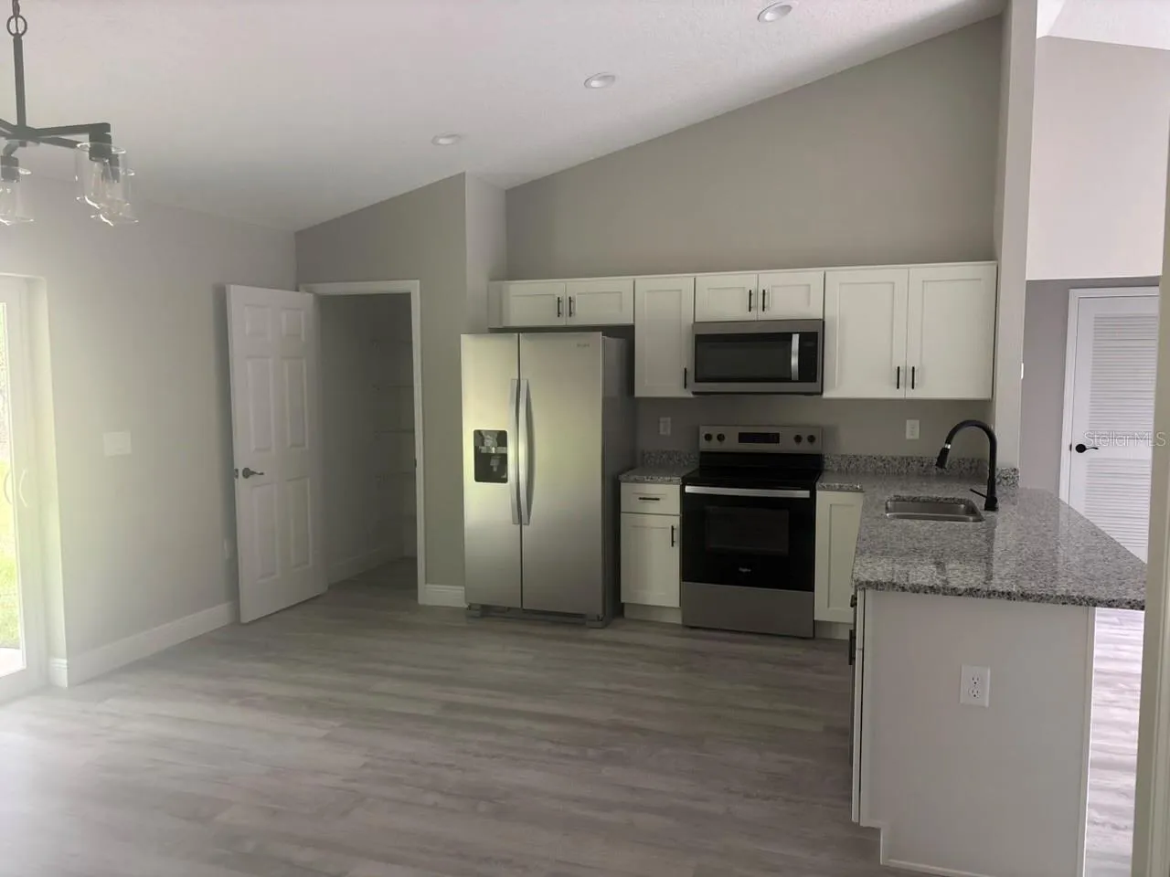 651 W BANCROFT DR, photo 12