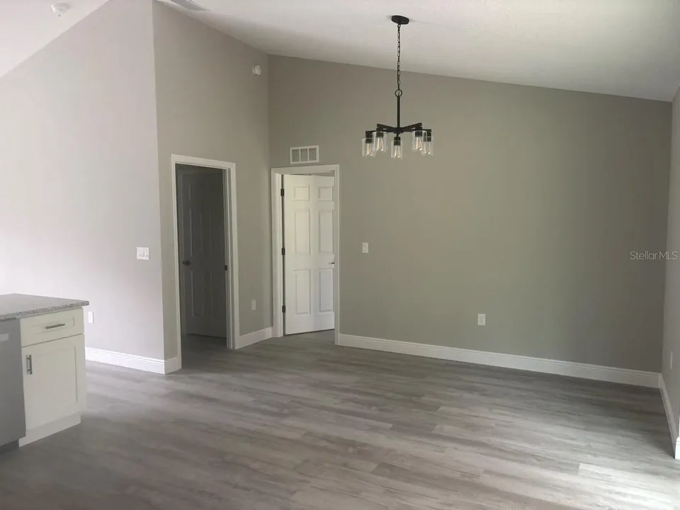 651 W BANCROFT DR, photo 14