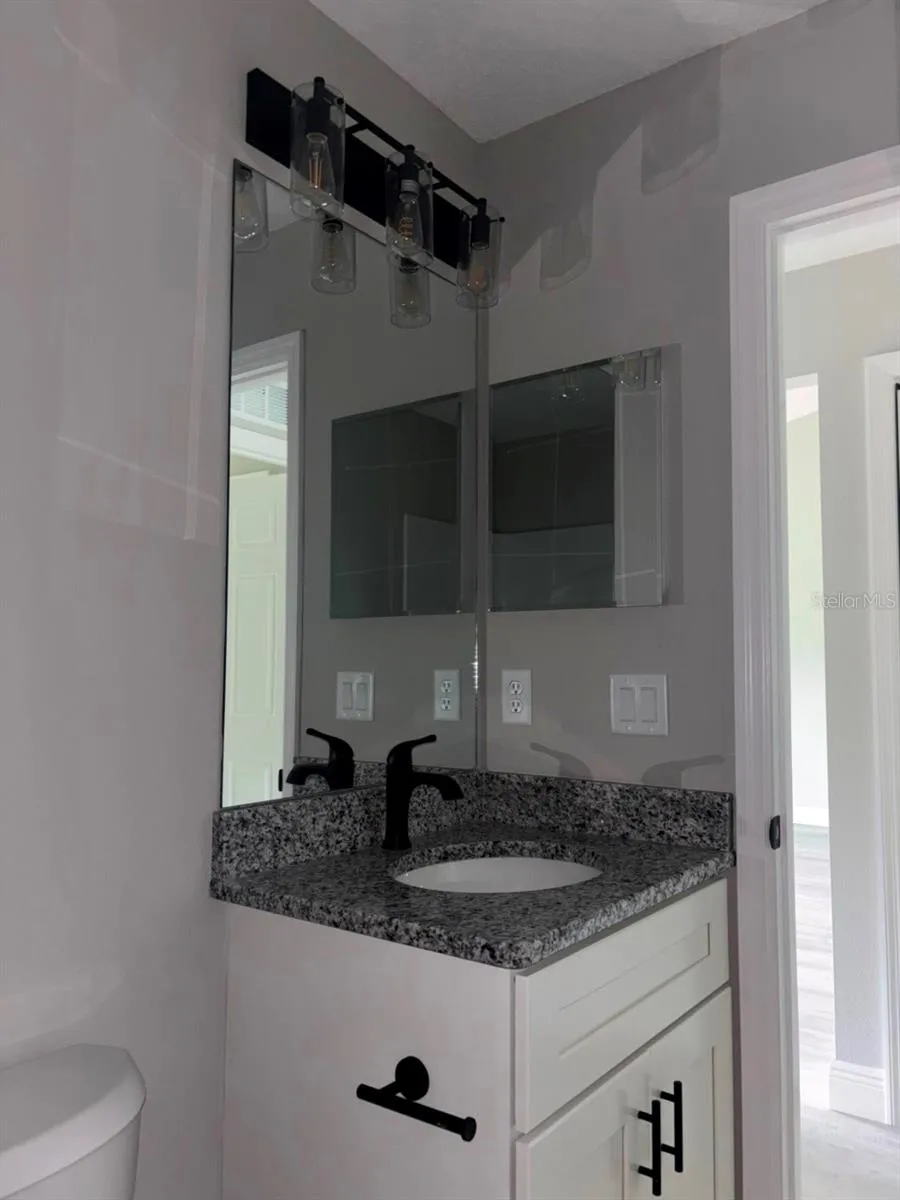 651 W BANCROFT DR, photo 26