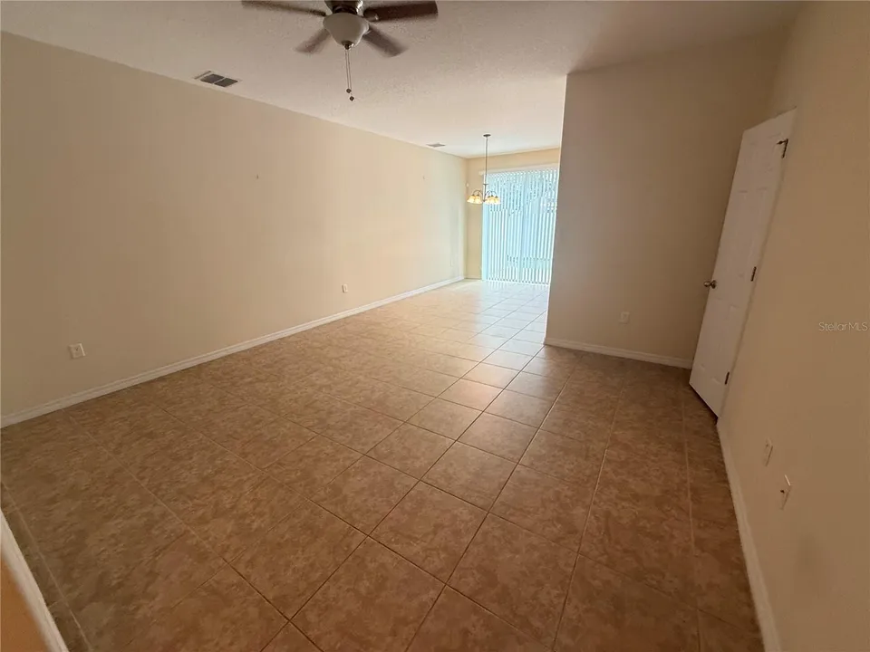 9460 STRONGBARK LN, photo 2