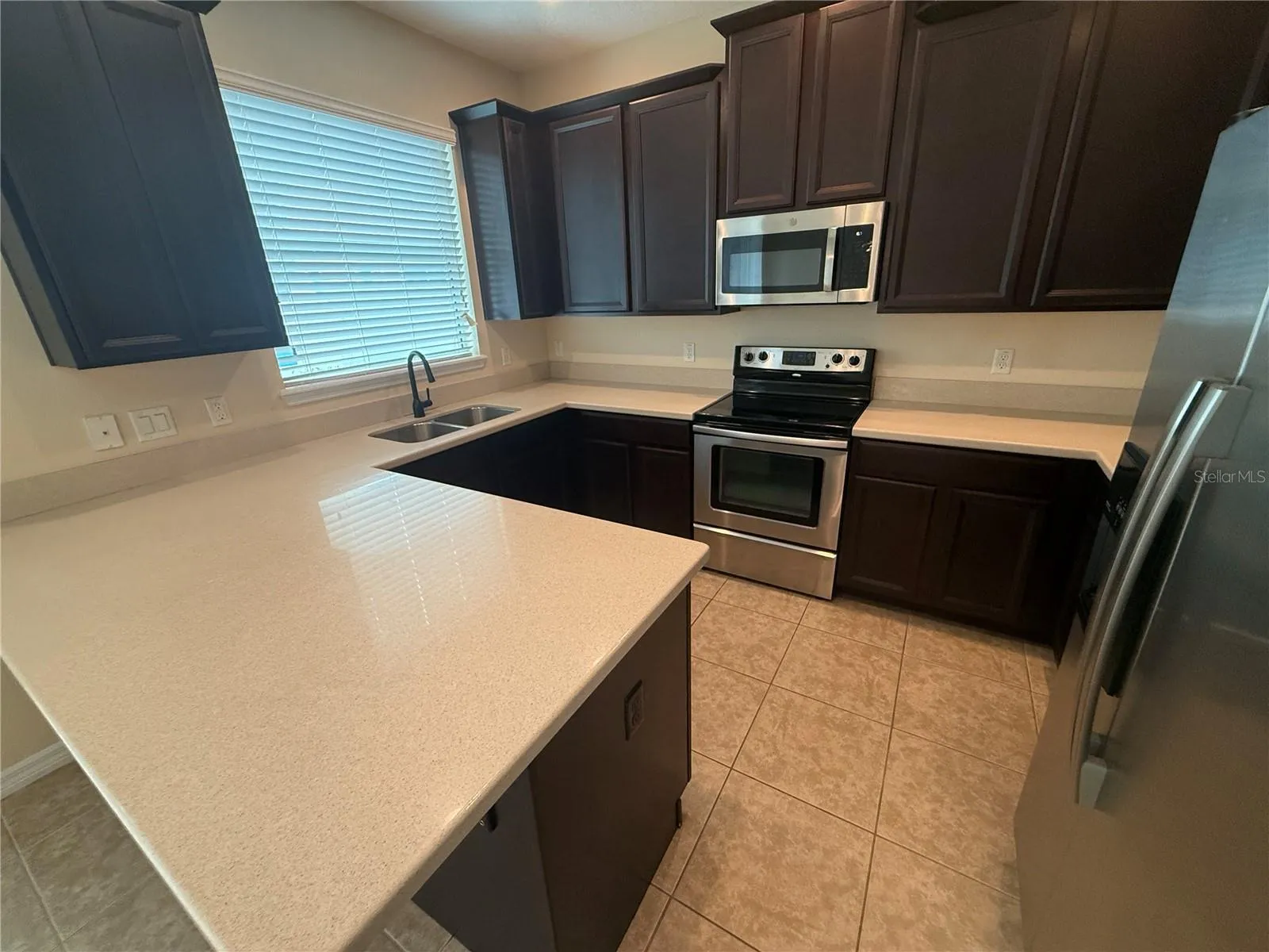 9460 STRONGBARK LN, photo 3