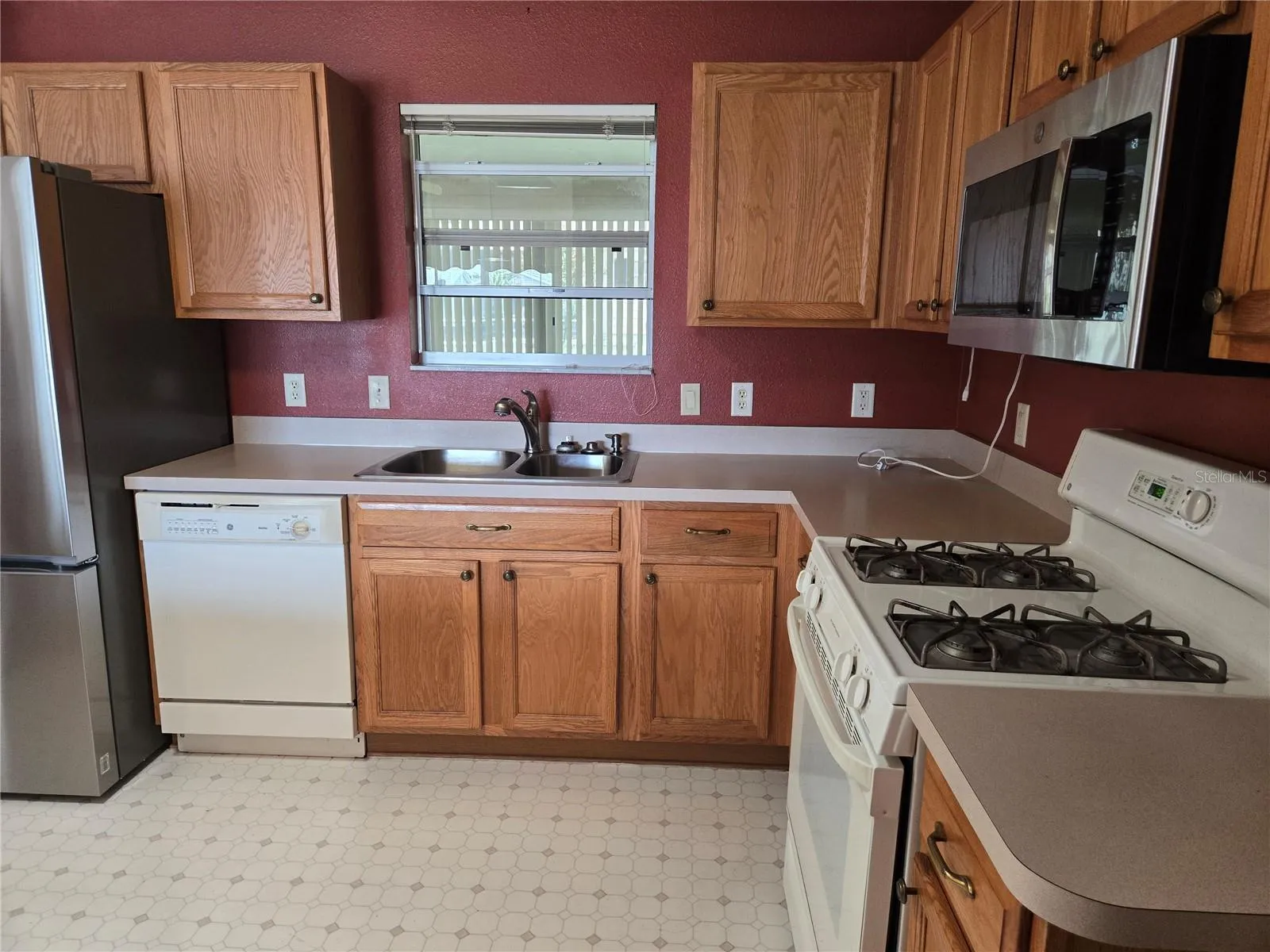 9533 SE 168TH MAPLESONG LN, photo 4