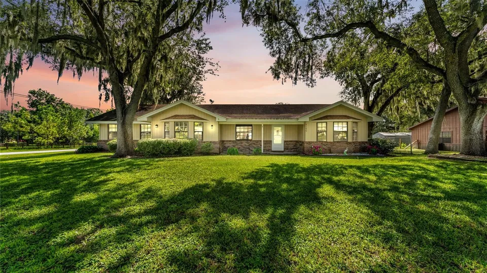 5195 OAKWOOD TRL, photo 1