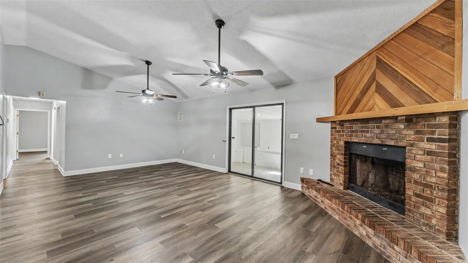 5195 OAKWOOD TRL, photo 4