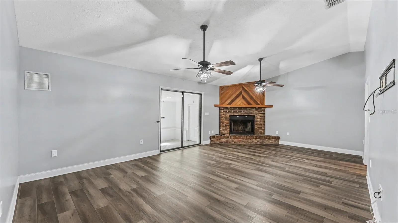 5195 OAKWOOD TRL, photo 7