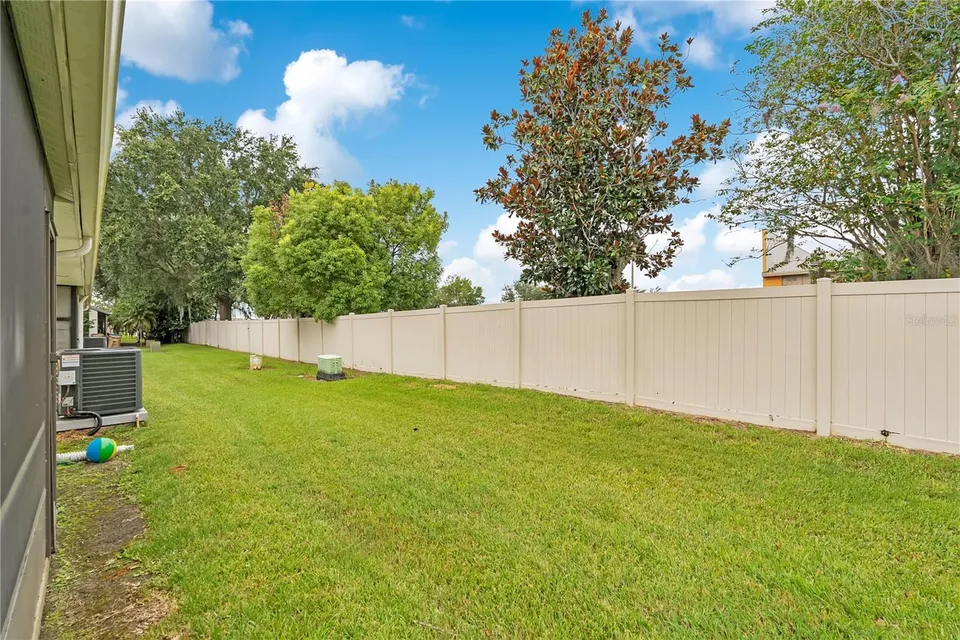 112 LAKEPOINTE CIR, photo 23
