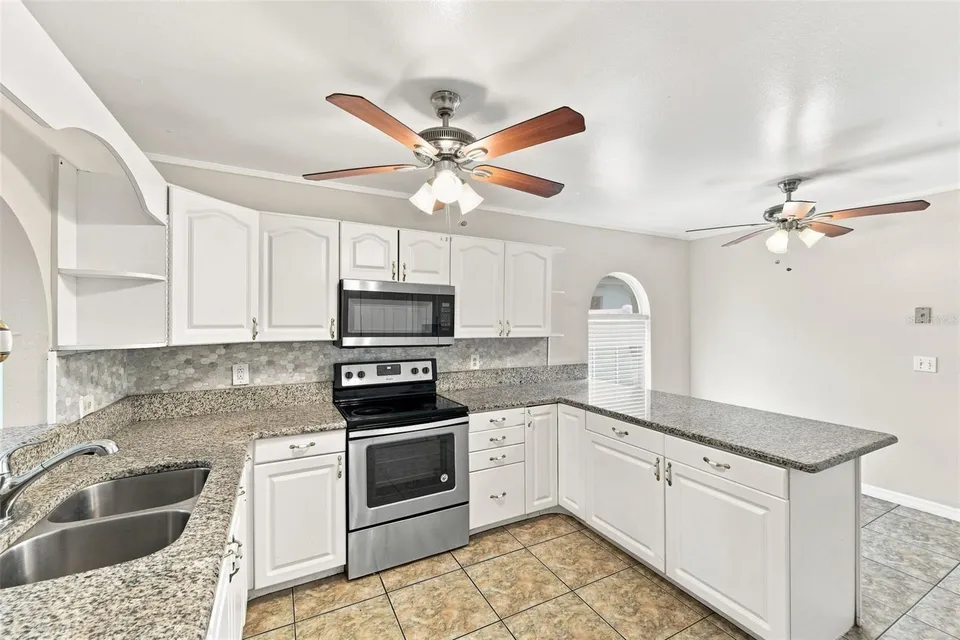 2411 PARSONS POND CIR, photo 5