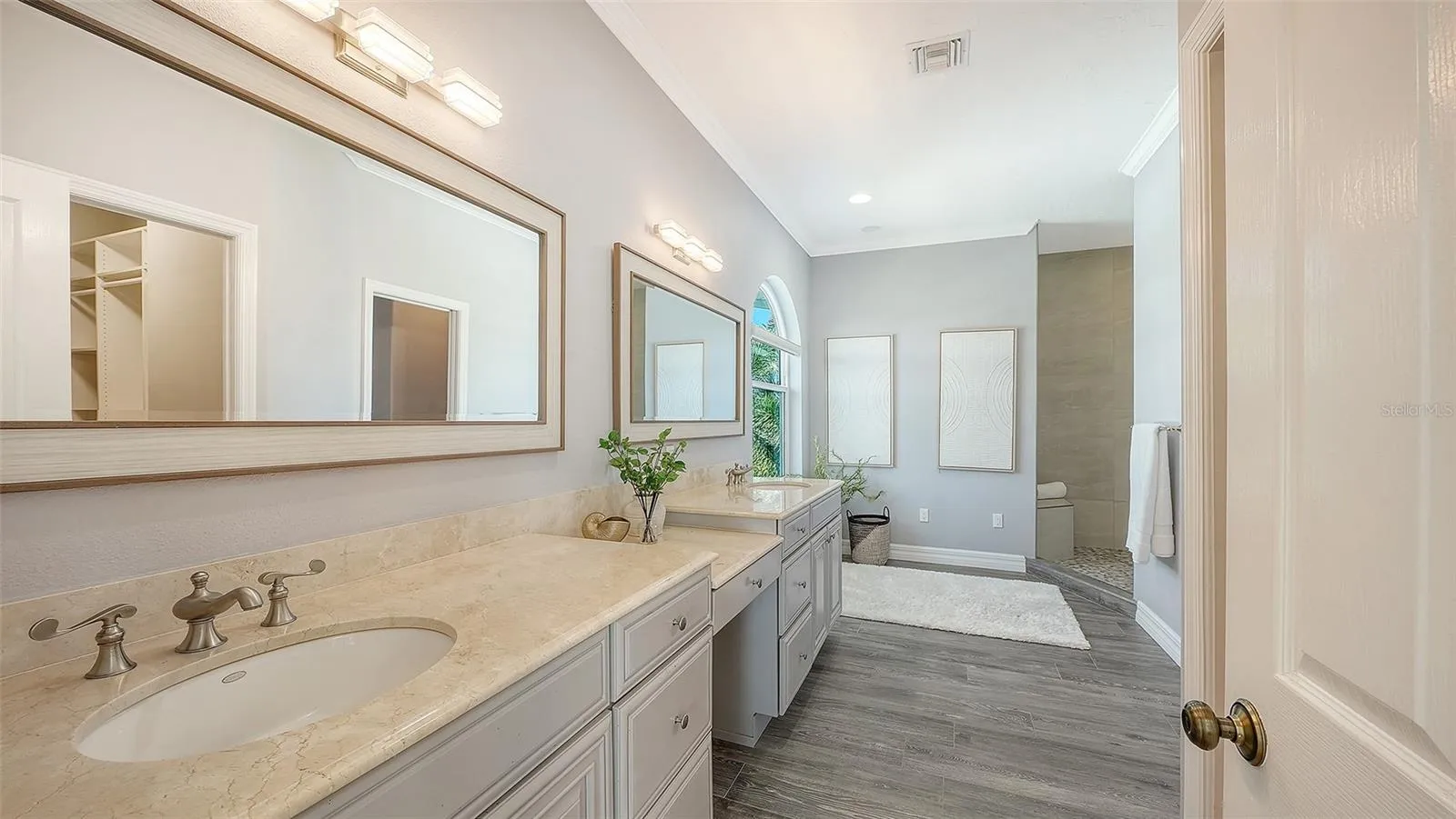 560 CHIPPING LN, photo 18