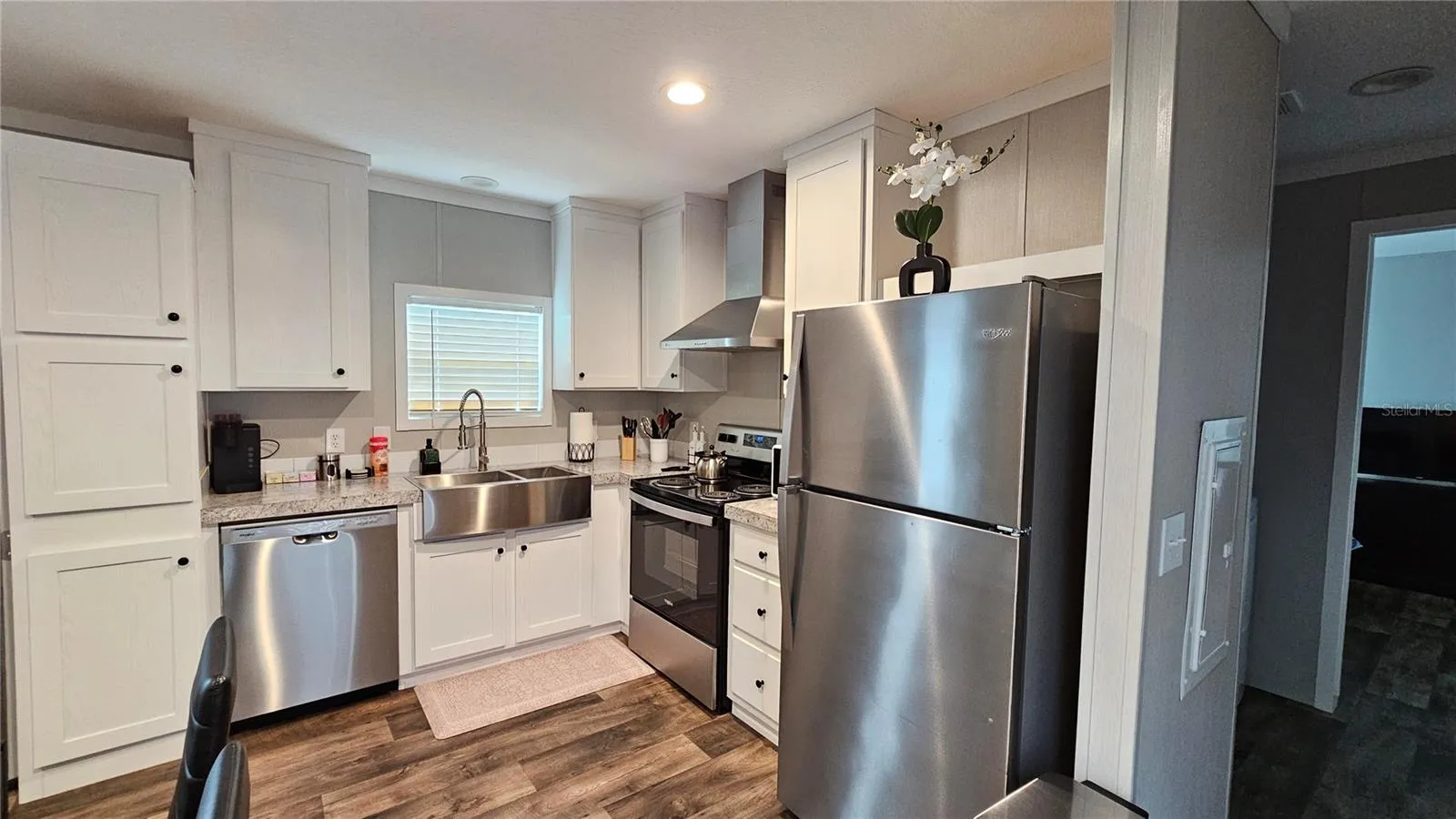 1831 RUBY ST, photo 2