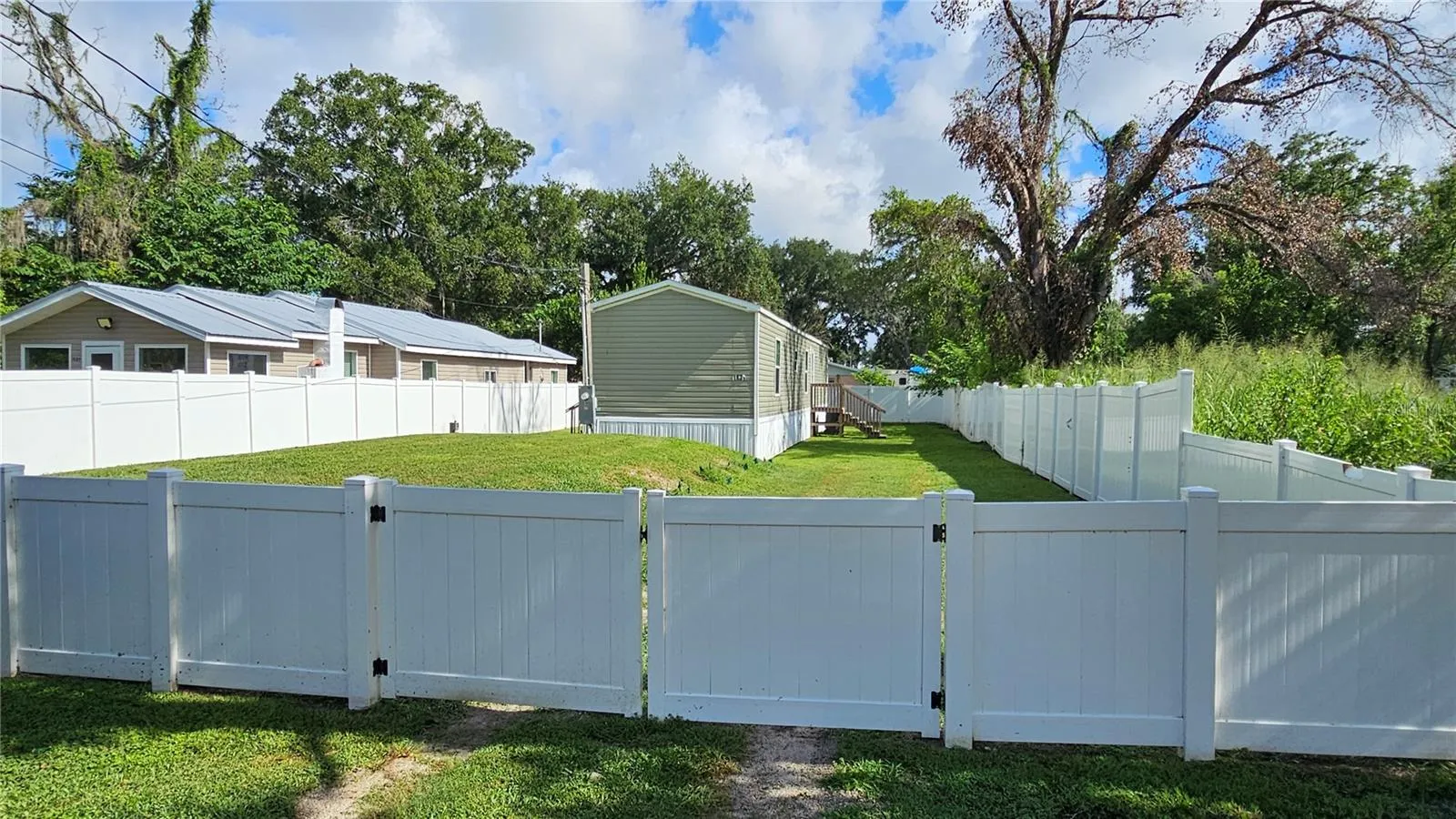1831 RUBY ST, photo 27