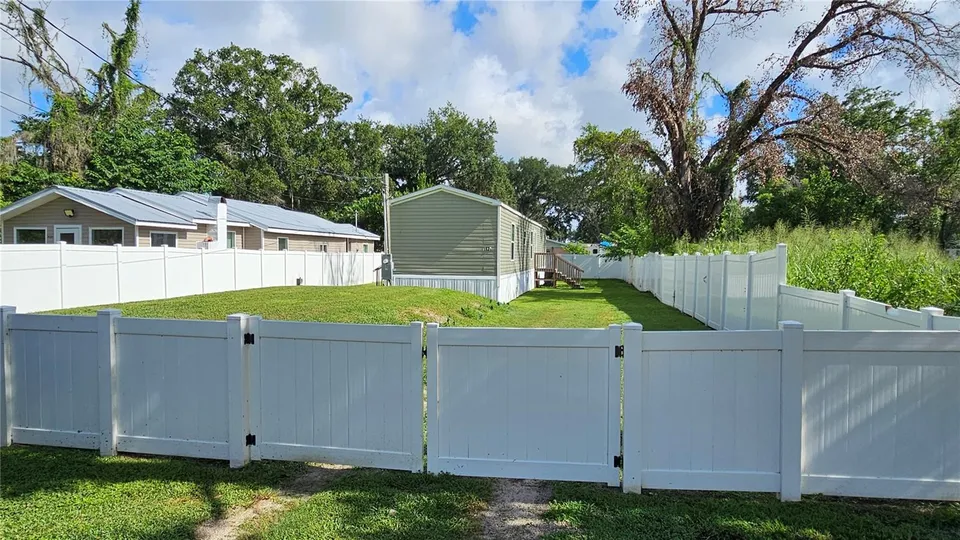 1831 RUBY ST, photo 27