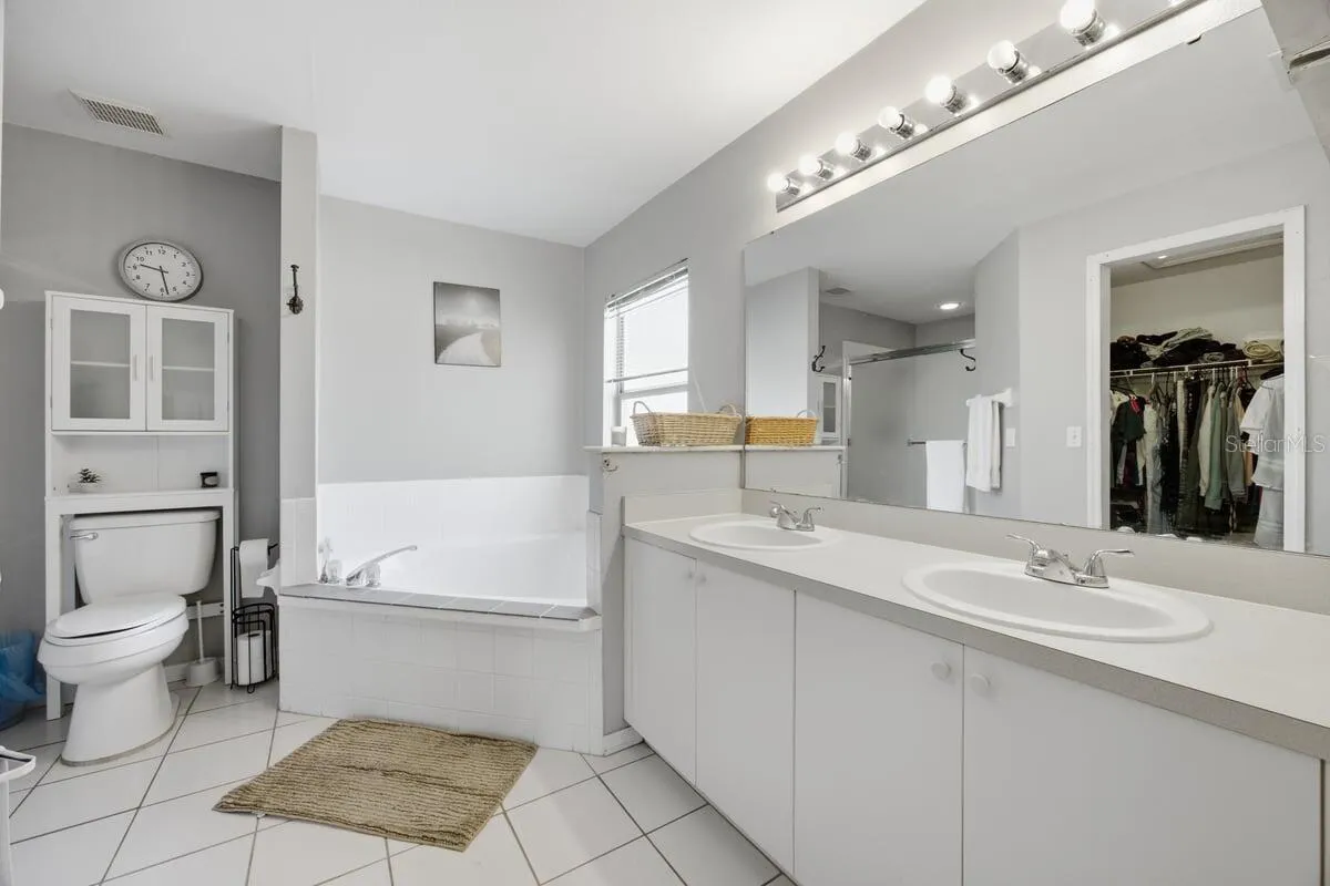 566 MONTANA AVE, photo 18