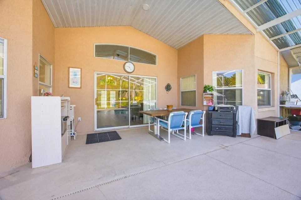 566 MONTANA AVE, photo 23