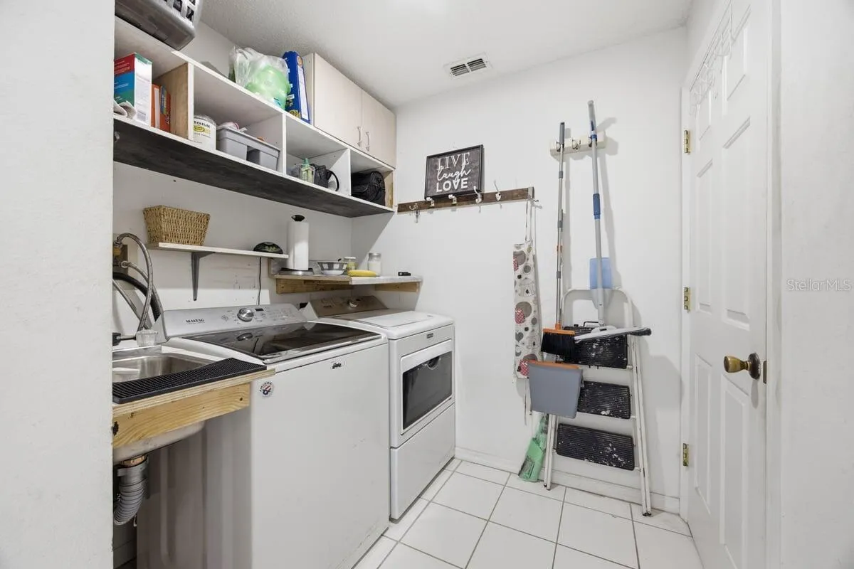 566 MONTANA AVE, photo 26