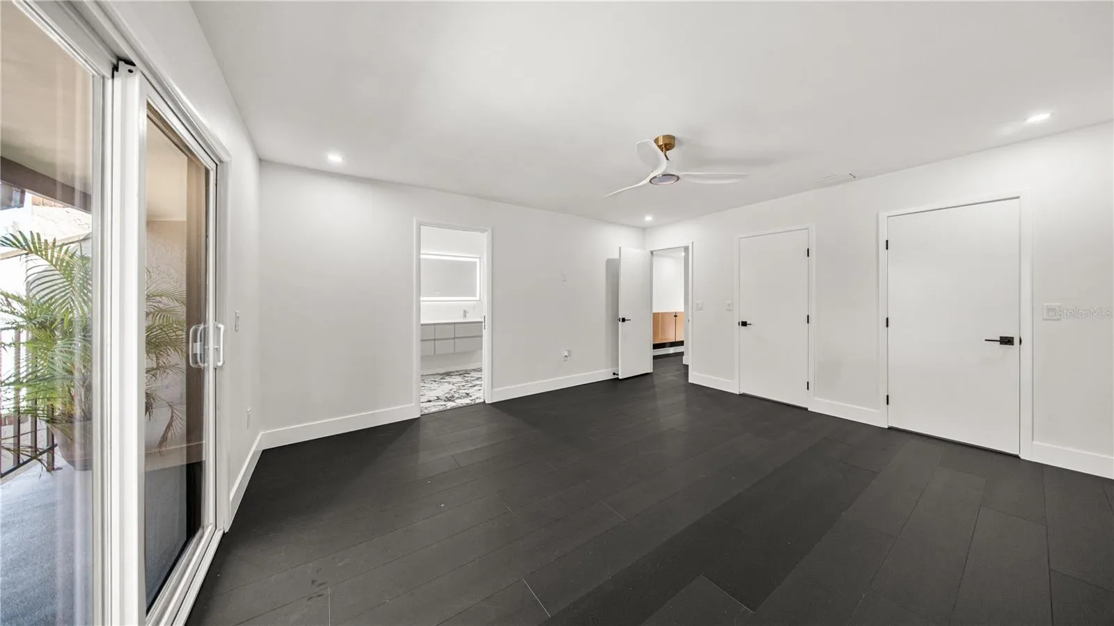 164 E DAVIS BLVD, photo 20