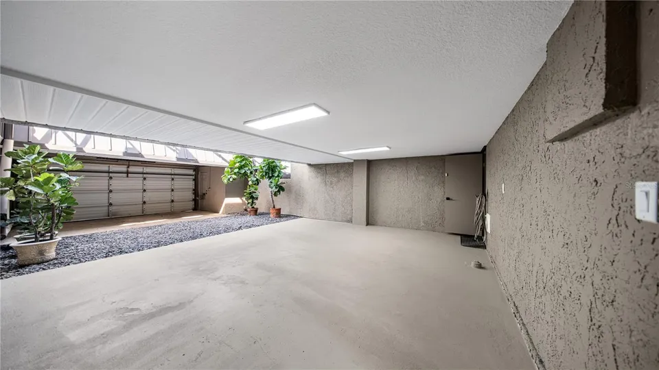164 E DAVIS BLVD, photo 27