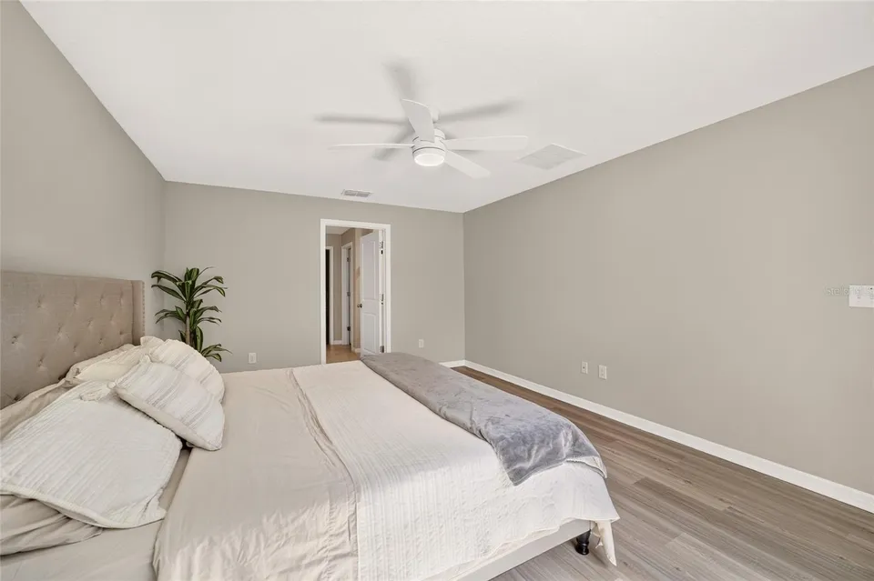 5684 SW 136TH AVE, photo 59