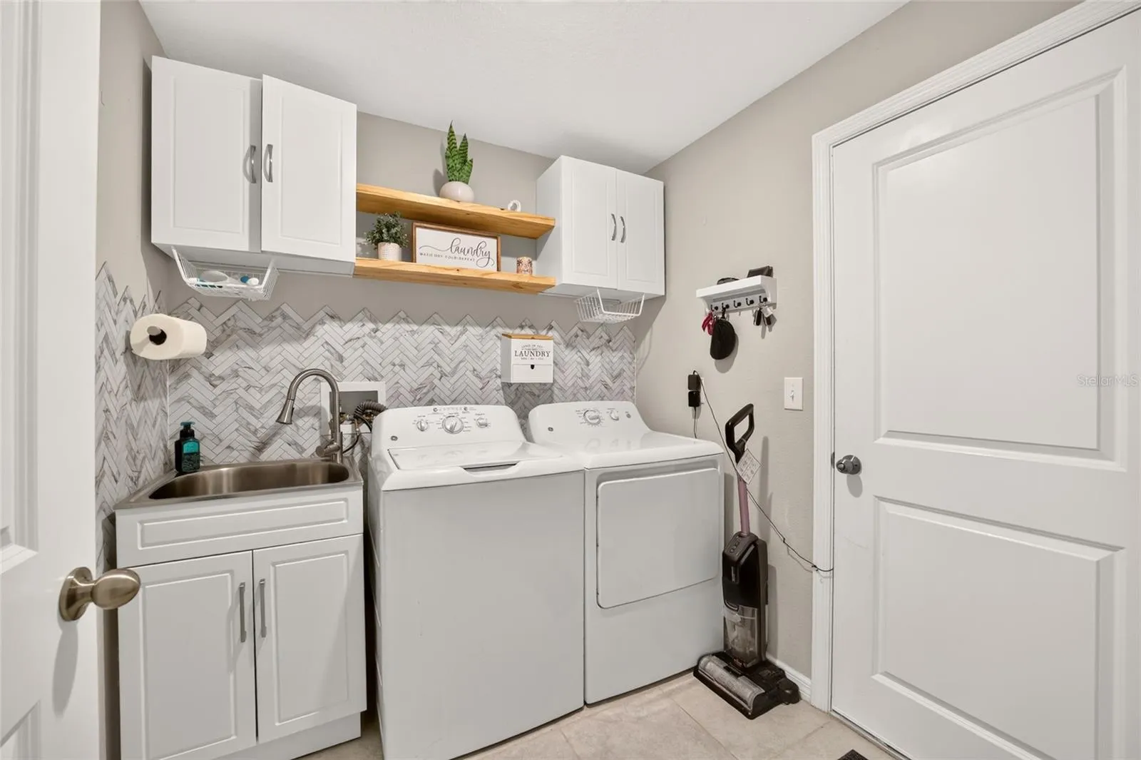 5684 SW 136TH AVE, photo 65