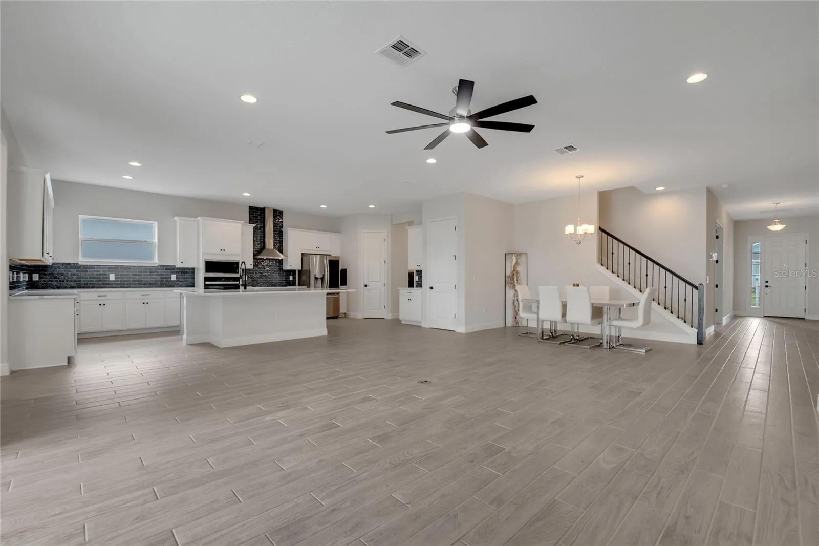 19062 BLUELEAF ST, photo 5