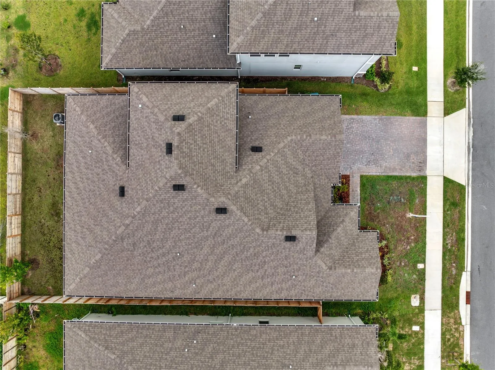19062 BLUELEAF ST, photo 6