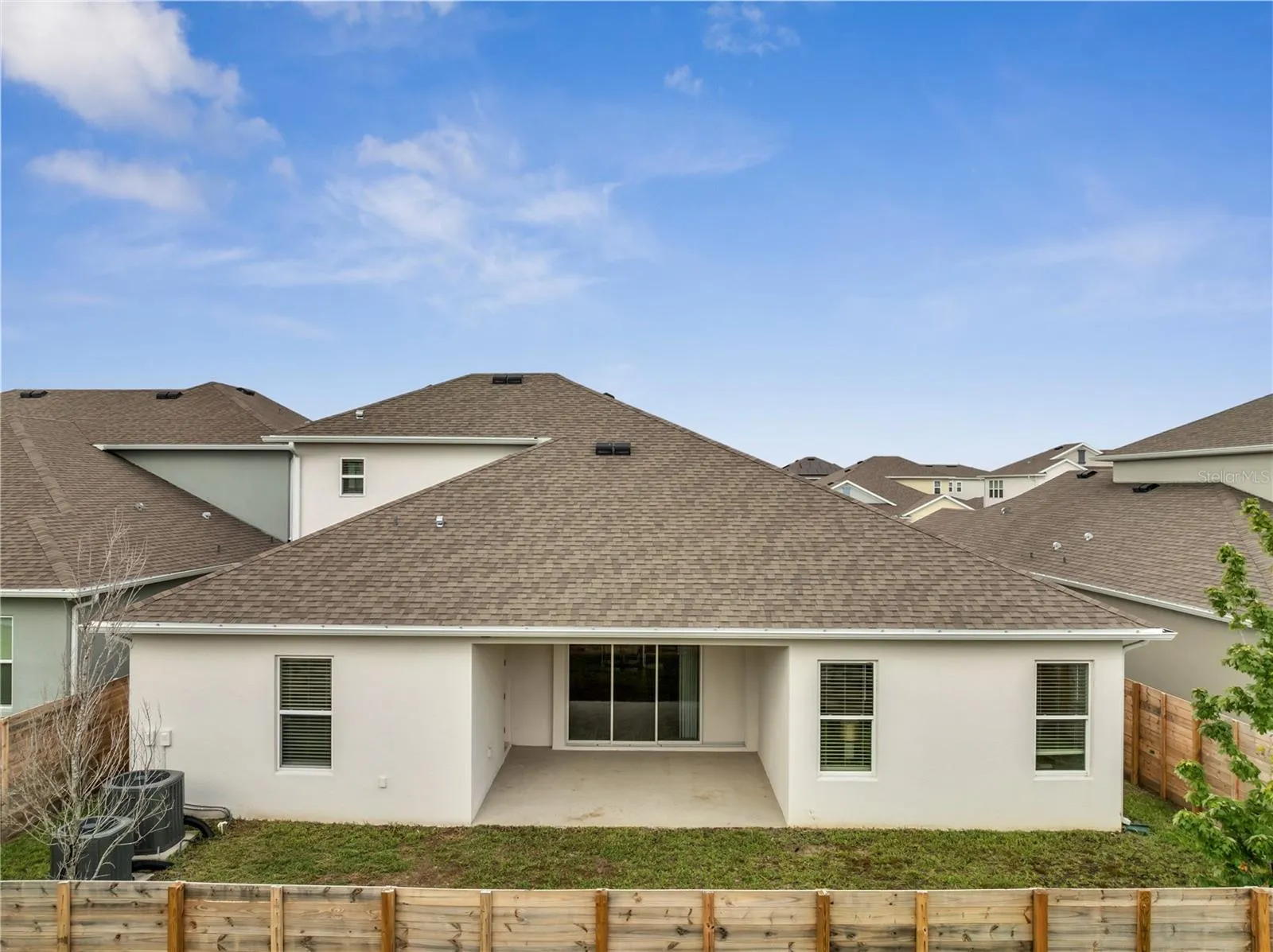 19062 BLUELEAF ST, photo 9