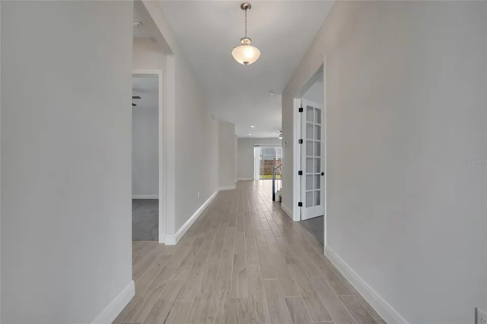 19062 BLUELEAF ST, photo 27