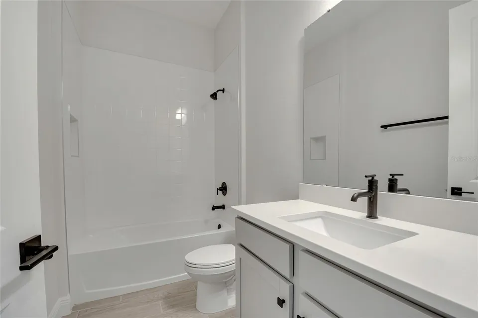 19062 BLUELEAF ST, photo 31